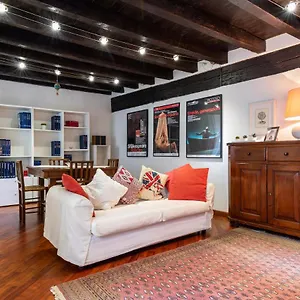 https://cozy-delight-in-brera.italymilanhotels.net